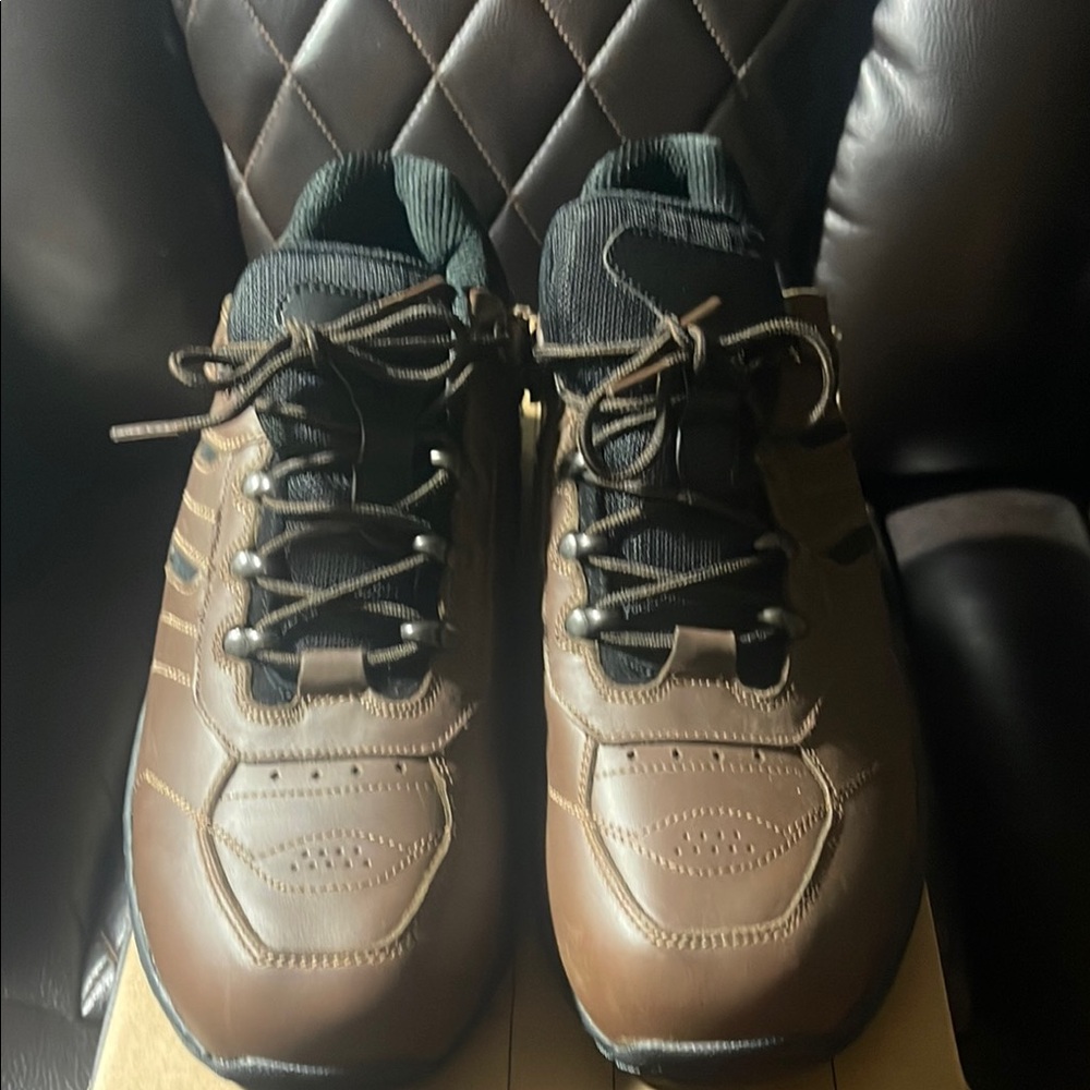 Brown Sneakers with Chunky Sole and Lace-Up Design